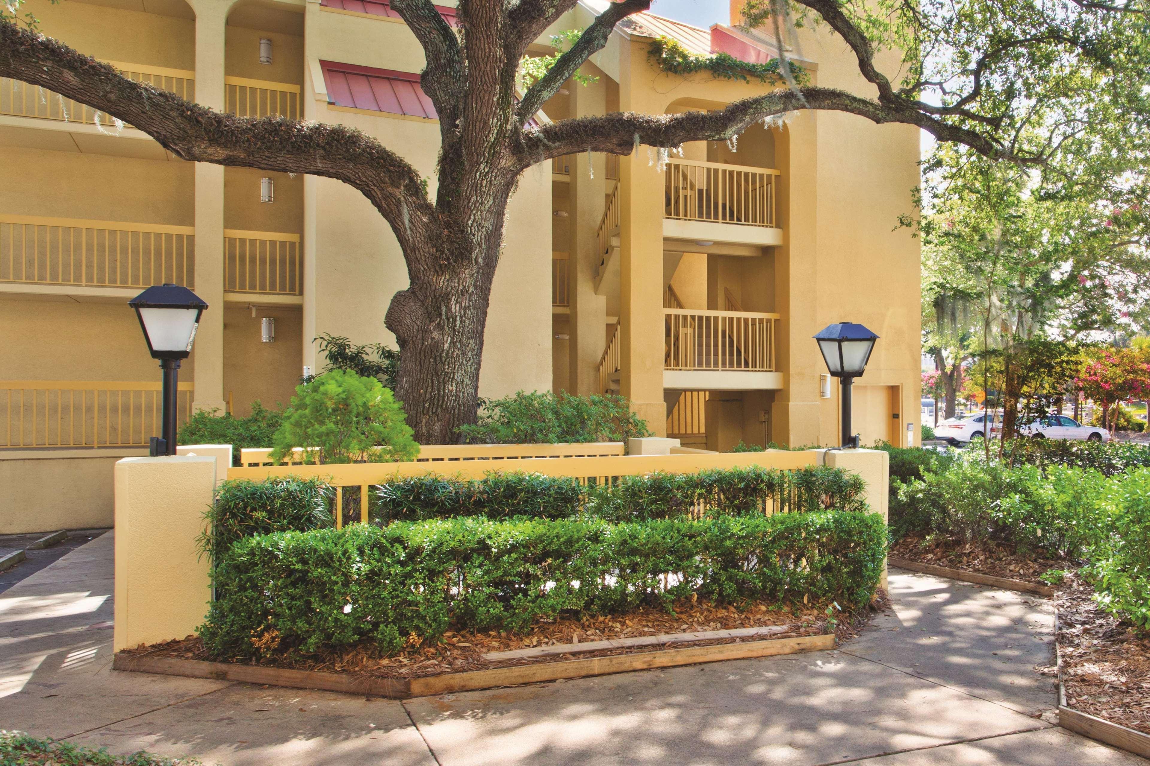 La Quinta By Wyndham Charleston Riverview Exterior photo