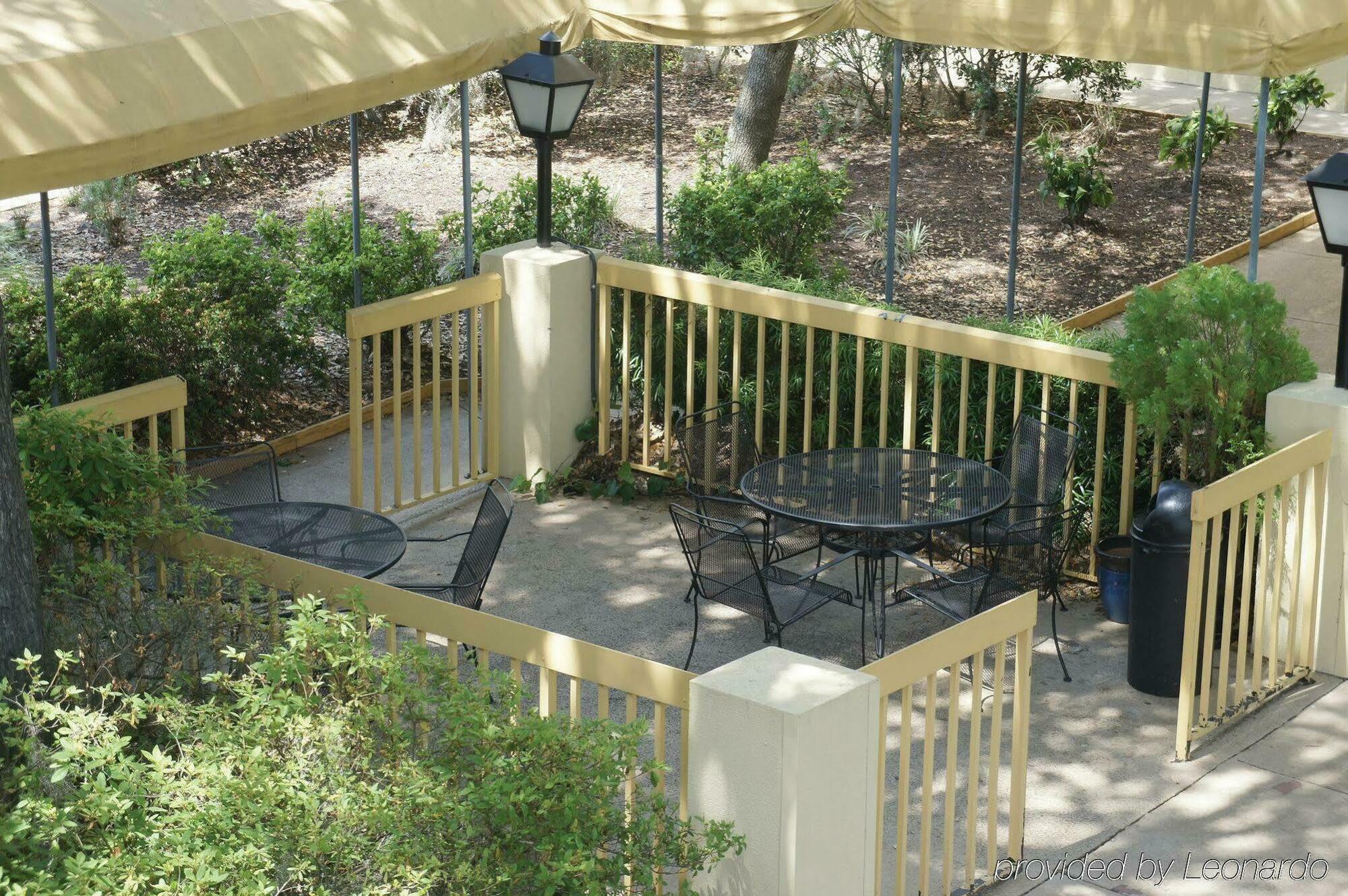 La Quinta By Wyndham Charleston Riverview Exterior photo